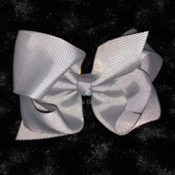 Light Silver 4" Boutique Bow HANDCRAFTED -kids- - Picture 3 of 3